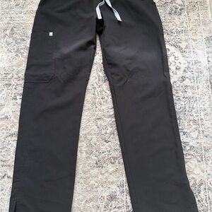 Figs Kade Black Cargo Pants with straight leg, 4 pockets, yoga waistband